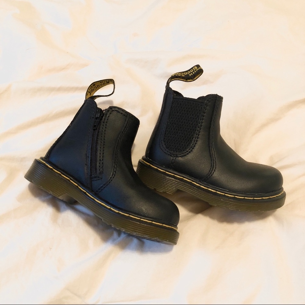 Dr. Martens Toddlers Shenzi Chelsea Boot